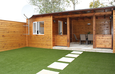 Canopy Garden Kitchen & Sitting Area