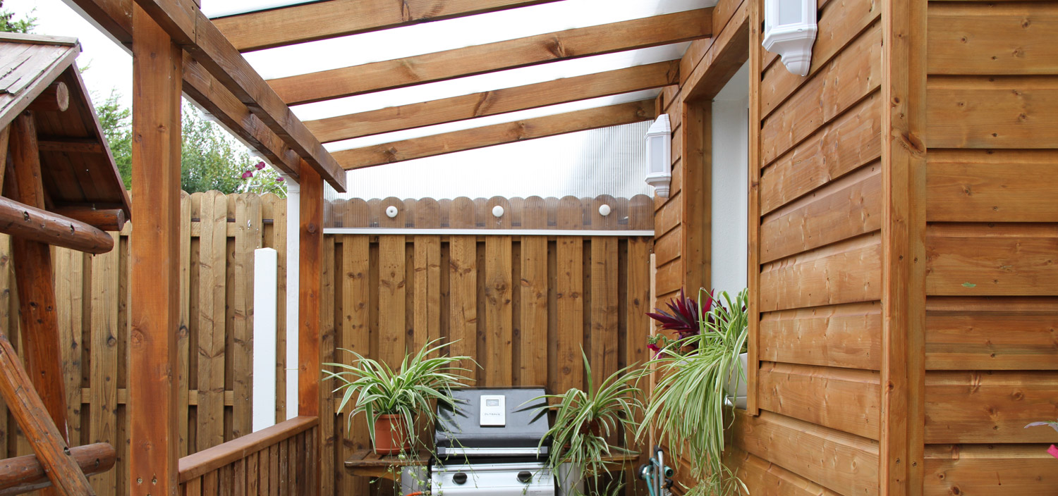 Outdoor Sitting Area and Storage Place 3
